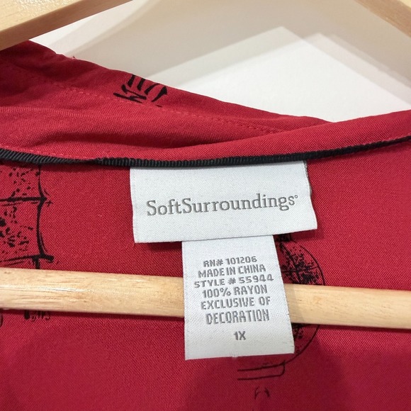 Soft Surroundings Asymmetrical Wrap Top Size 1X Red Lantern Print Art to Wear - Picture 7 of 9